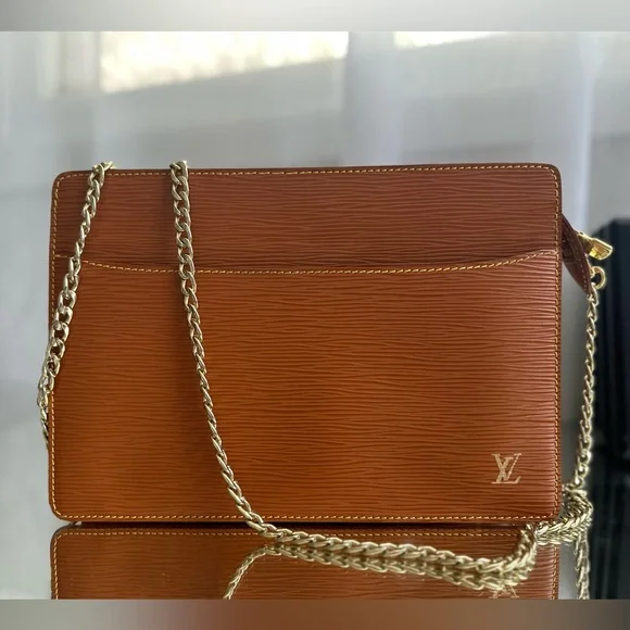 Louis Vuitton Homme - Picture 1 of 11